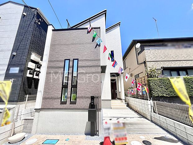 洗練された外観、上質な住空間が広がる室内は永く安心して過ごせる住居です。