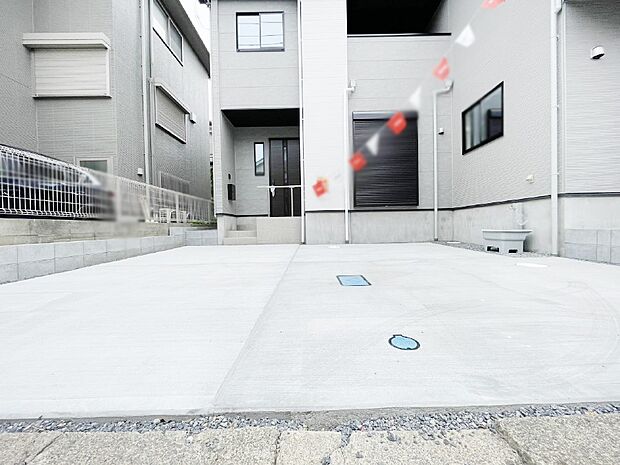 目の前が駐車場だと雨の日も大量にお買い物をした時も便利ですね