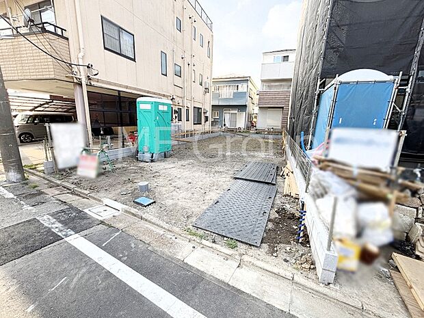 開放感溢れる広々リビングで家族団らんが楽しめるマイホーム