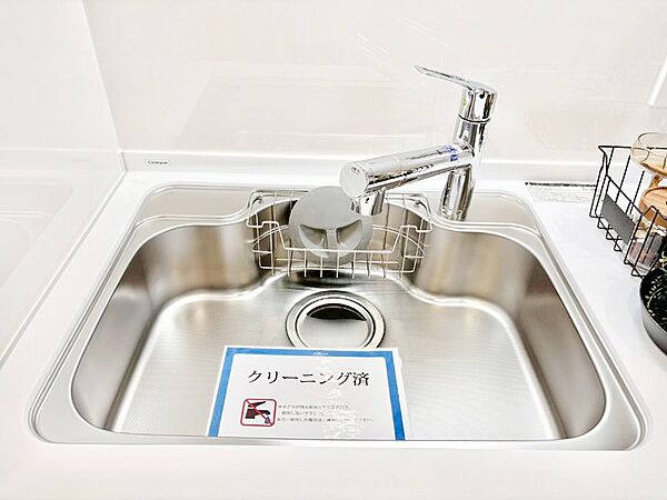 広々としたシンクでお料理やお皿洗いもラクラク快適に！