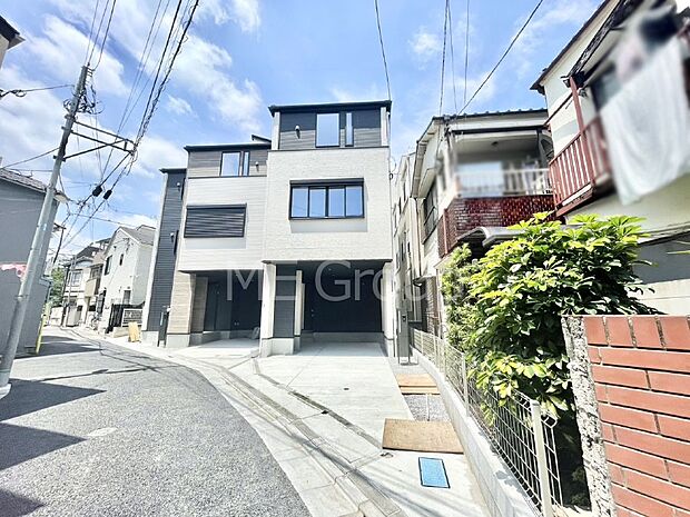 前面道路はきちんと整備されています