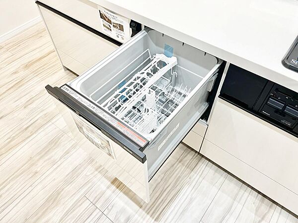 面倒なお片づけは食洗機にお任せ！家事の負担が減って、時間にも気持ちにもゆとりができます。