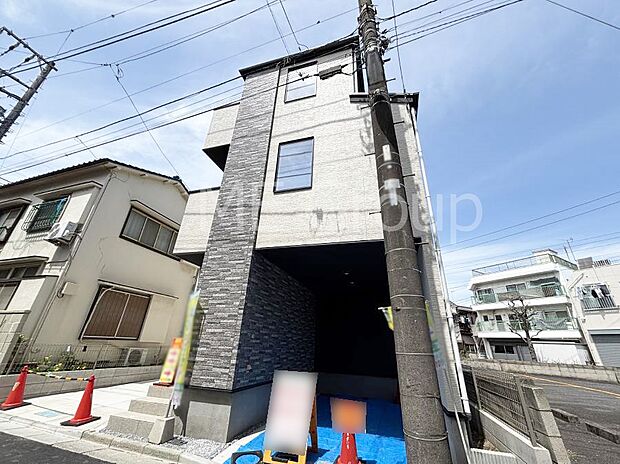 溢れる陽光でご家族の笑顔も輝く