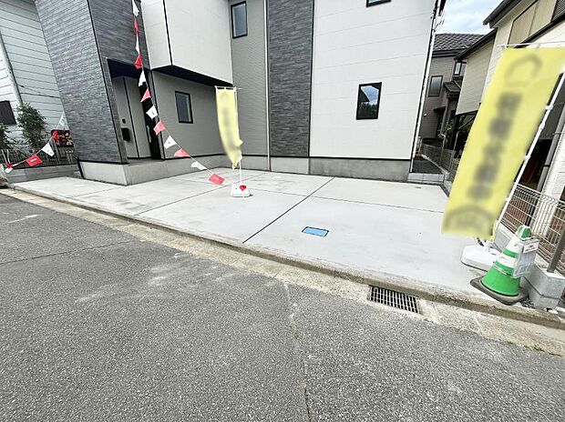 駐車2台可能!急なお客様の駐車に。また、ご家族の自転車スペースとしても大活躍。