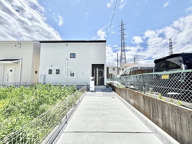 洗練された外観、上質な住空間が広がる室内は永く安心して過ごせる住居です。