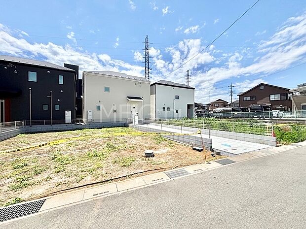 見通しの良さとともに、街並みに開放感を与えてくれます。