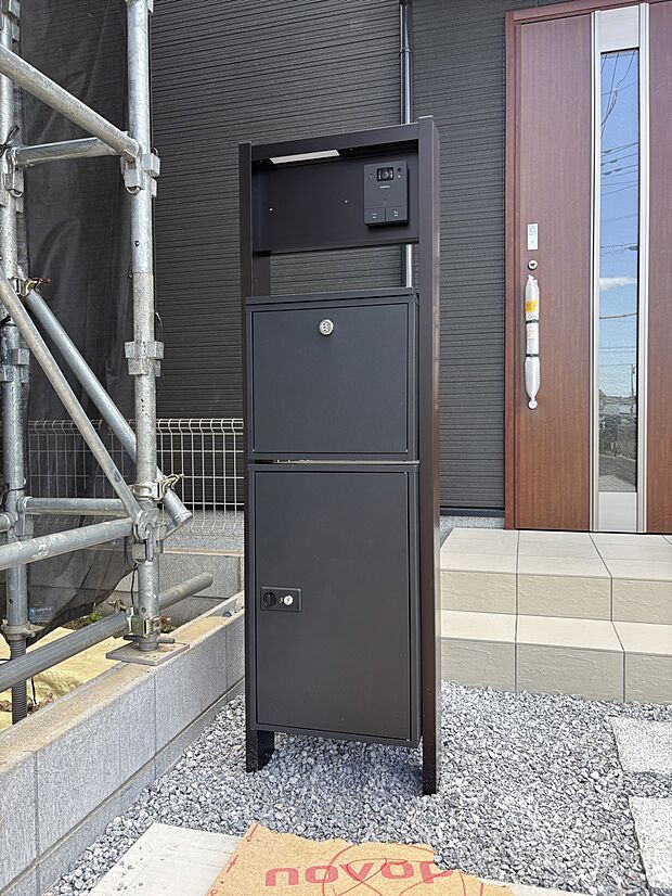 表札・インターホン・ポストをひとつに集約