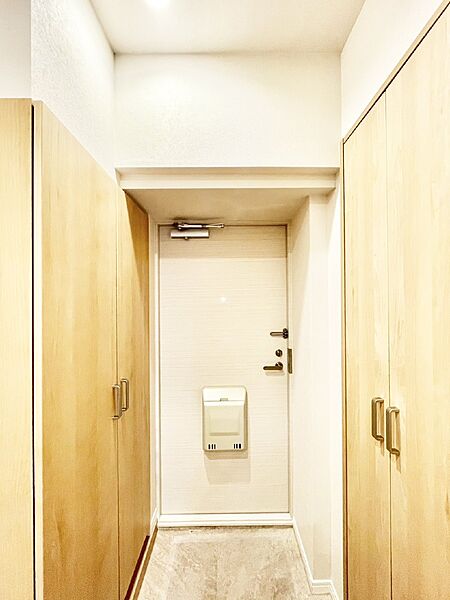 家族の帰宅やお客様をあたたかく迎える玄関。