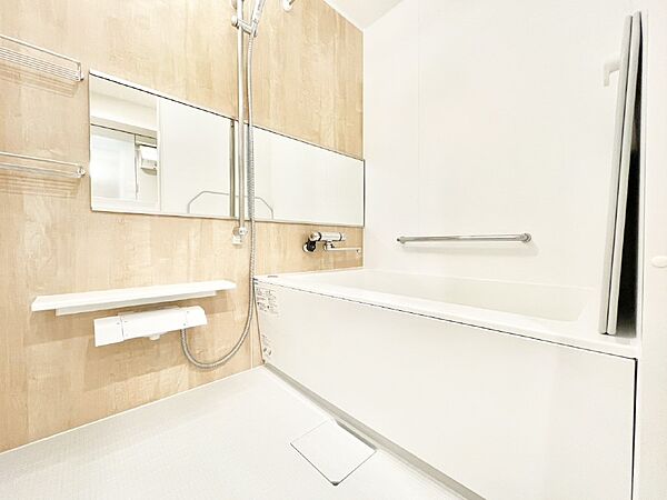 落ち着いた雰囲気でゆっくりお寛ぎいただけるバスルーム