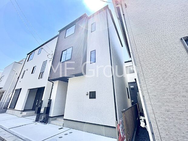 洗練された外観、上質な住空間が広がる室内は永く安心して過ごせる住居です。
