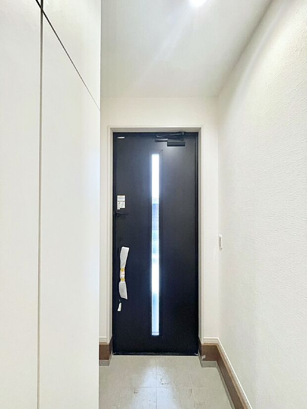 明るい玄関はお客様をお出迎えするのにぴったりです!