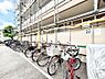 その他：駐輪場は屋根付き