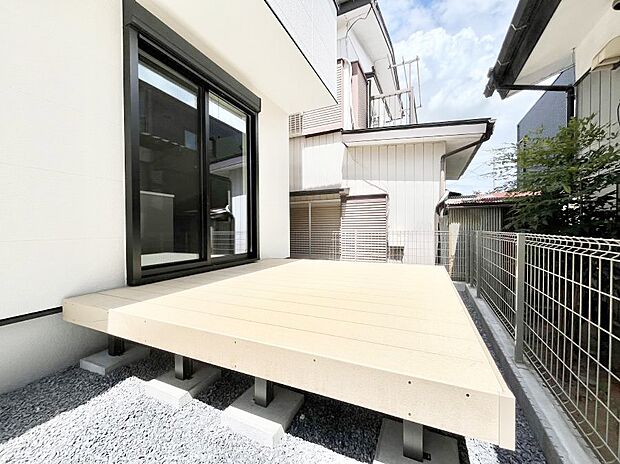 ウッドデッキ