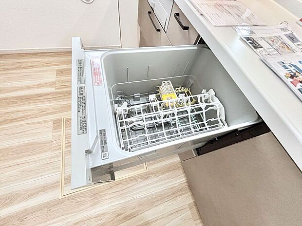 面倒なお片づけは食洗機にお任せ！家事の負担が減って、時間にも気持ちにもゆとりができます。