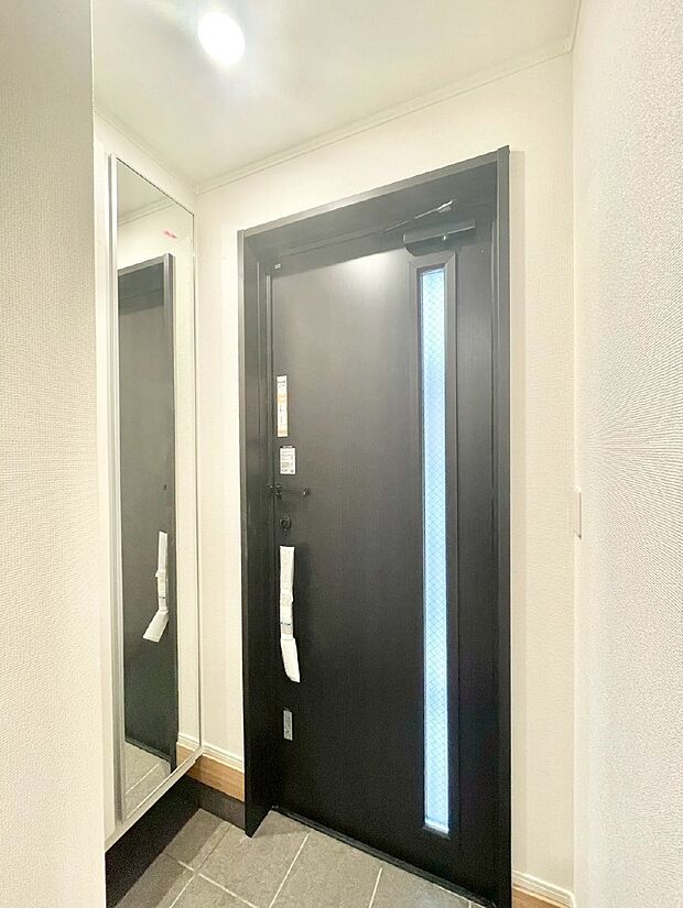 明るい玄関はお客様をお出迎えするのにぴったりです!