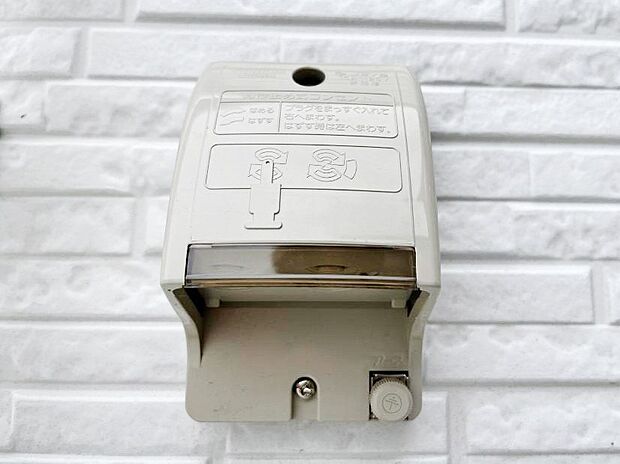 高圧洗浄機やエアーコンプレッサーなどの使用時に便利な外コンセント
