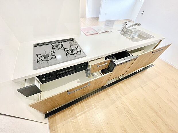使いやすさを優先したスライド式収納タイプ!