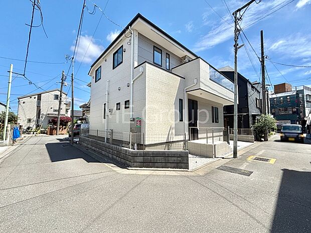 前面道路はきちんと整備されています