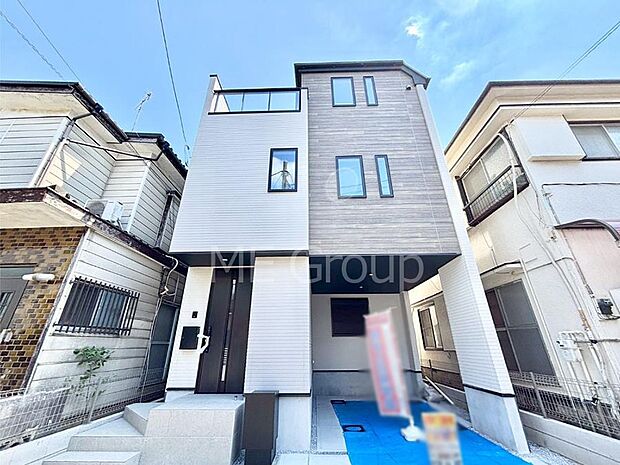 洗練された外観、上質な住空間が広がる室内は永く安心して過ごせる住居です。