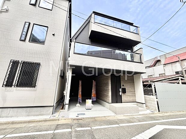 たっぷりの陽光と開放感に包まれる明るい住まい