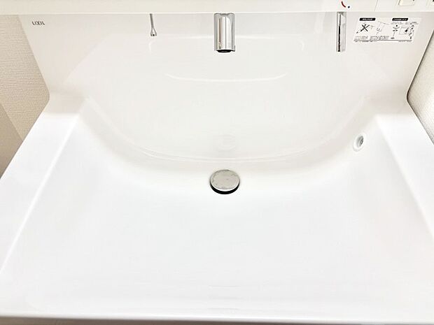 ハンドシャワー付き!使いやすい洗面台。