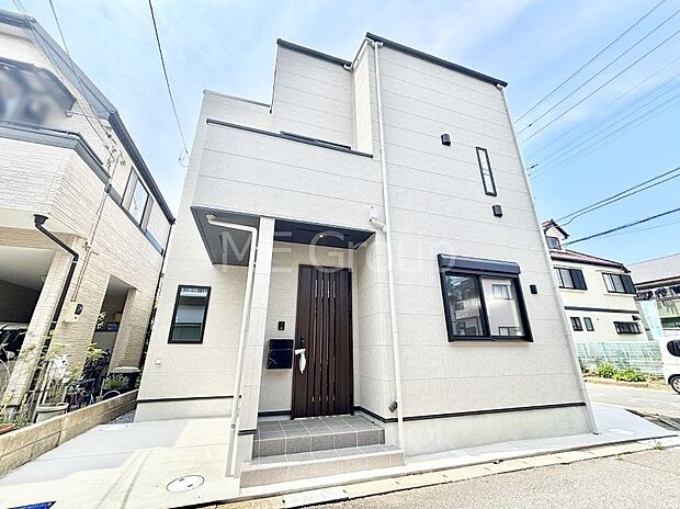 溢れる陽光でご家族の笑顔も輝く