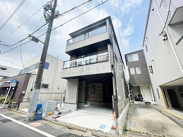 溢れる陽光でご家族の笑顔も輝く
