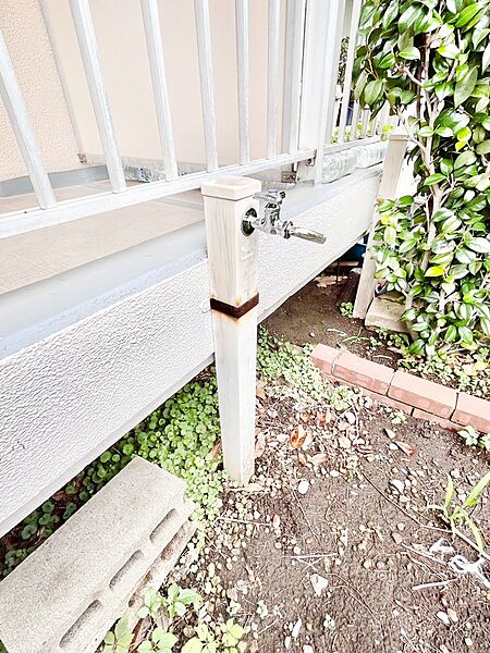 庭のお手入れ方法などに便利な外水栓