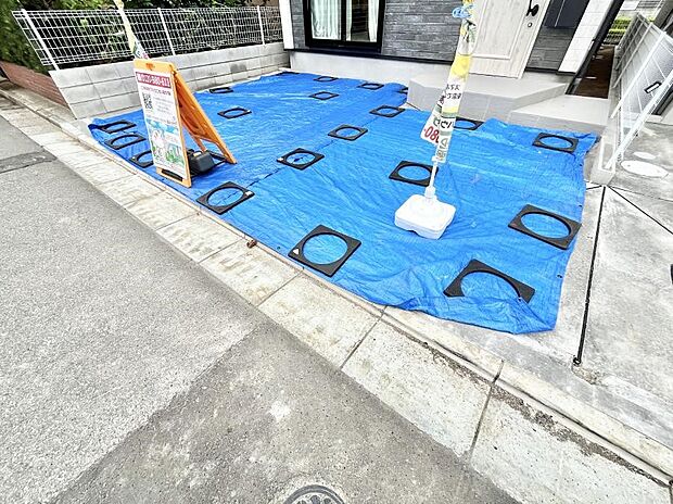 目の前が駐車場だと雨の日も大量にお買い物をした時も便利ですね