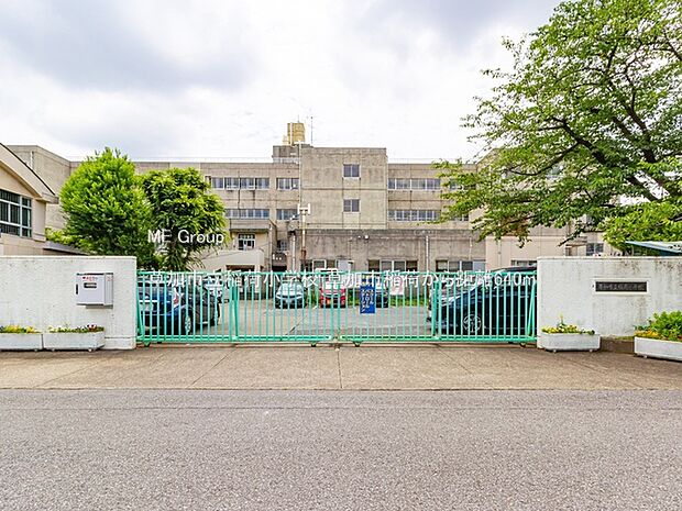 小学校 640m 草加市立稲荷小学校