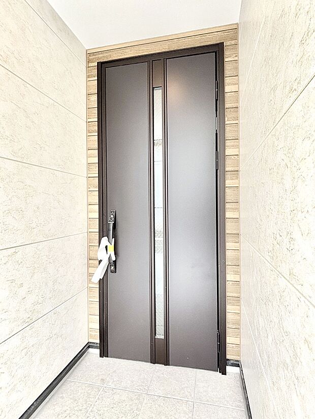 大切な家族、来客を出迎える玄関。