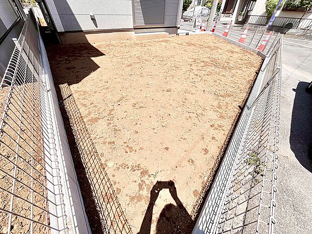 ガーデニングや家庭菜園も楽しめるお庭付き。