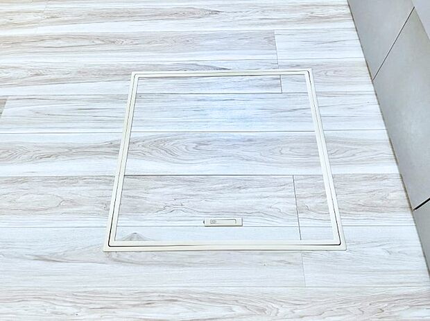 床下収納付き!日用品・非常用品の収納にも大活躍。