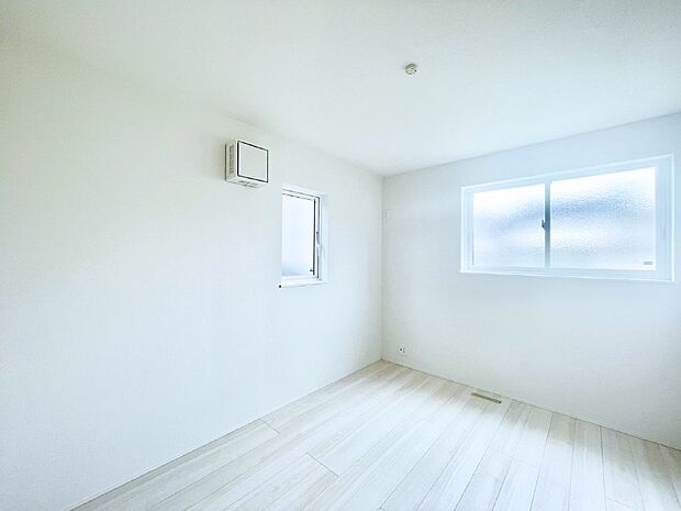 2面採光で気持ちよく自然光が取り入れられるのでお子様のお部屋にもピッタリ