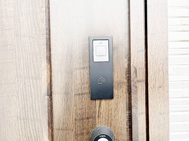 スマートに開錠できる電子キー