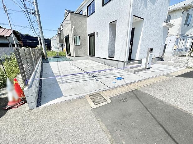 目の前が駐車場だと雨の日も大量にお買い物をした時も便利ですね