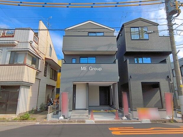 シンプルで落ち着きのある建物は住むかたの個性でオリジナルなものになっていきます。 