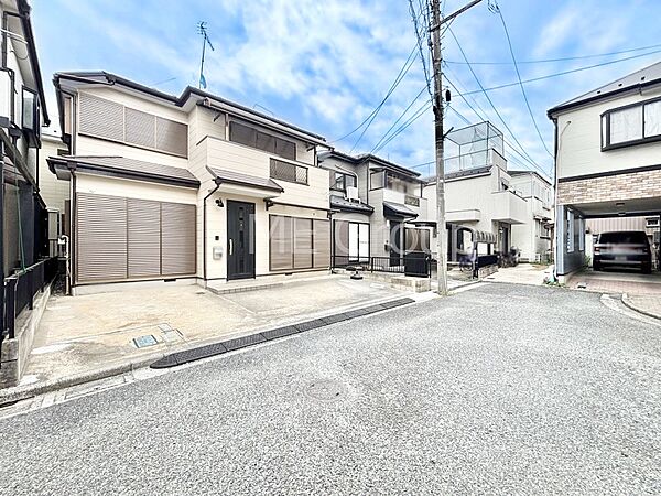 シンプルで落ち着きのある建物は住むかたの個性でオリジナルなものになっていきます。