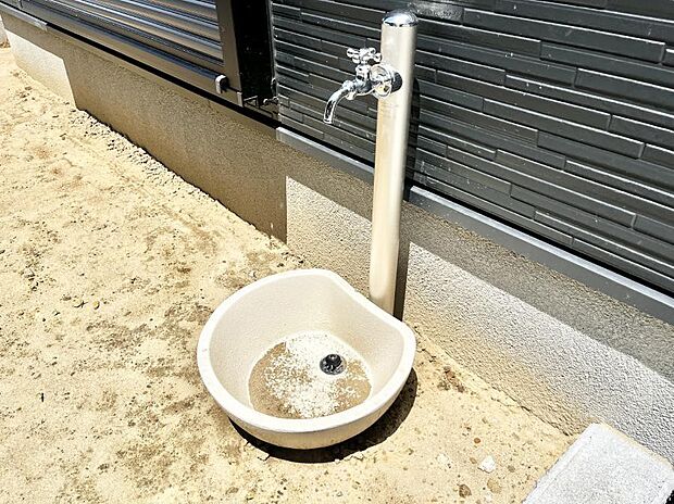ガーデニングやお掃除に便利な外水栓