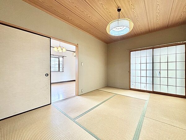 柔らかい畳の空間は、お子様の遊び場や来客時のおもてなしの場所として重宝します。