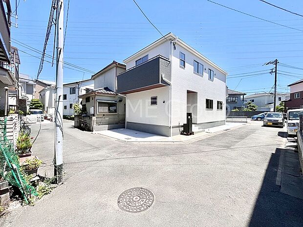 前面道路はきちんと整備されています