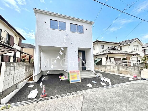 前面道路はきちんと整備されています  