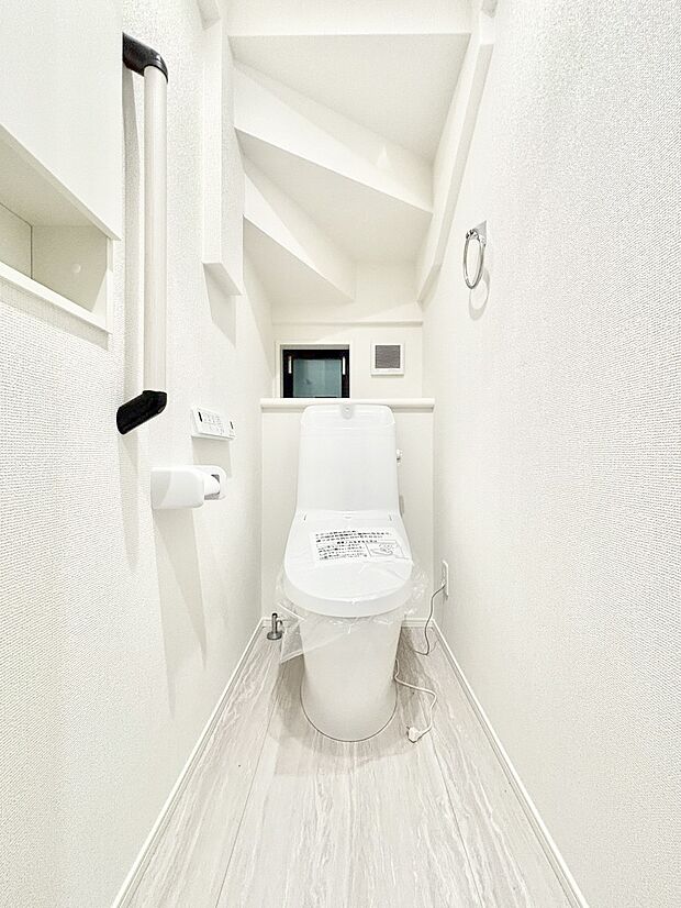 トイレは安心の2箇所！朝のバタバタも一安心です。 