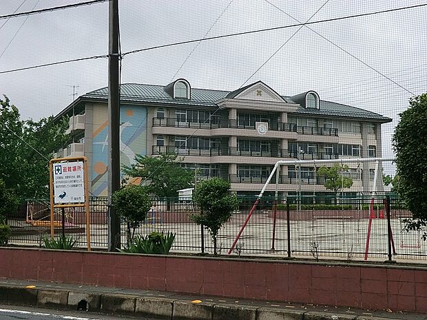 小学校 500m 越谷市立出羽小学校