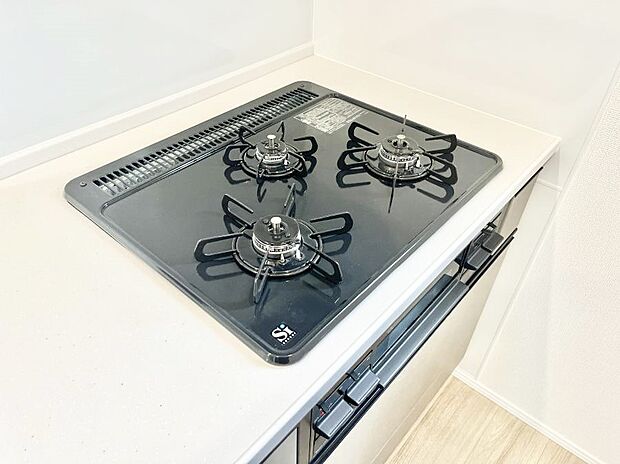 三口ガスコンロでお料理が一気にはかどりそう。