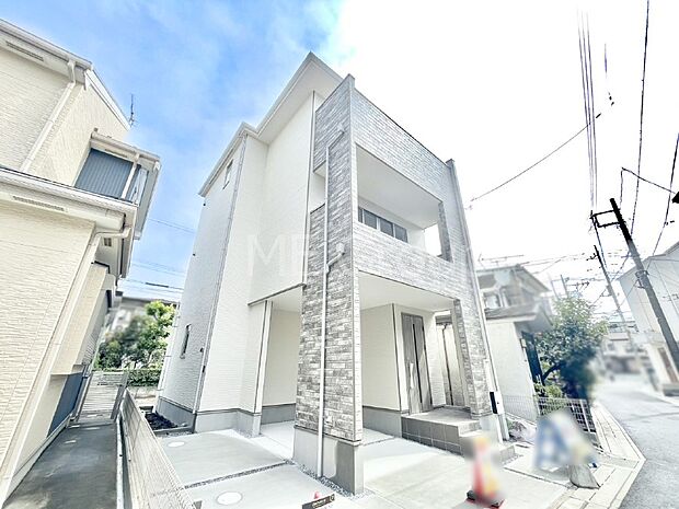 溢れる陽光でご家族の笑顔も輝く