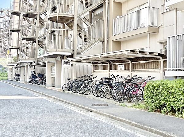 自転車置き場（空き状況は都度ご確認ください）