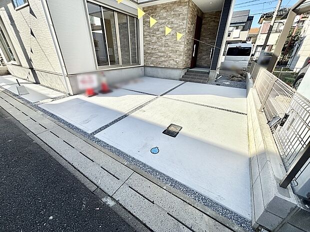 駐車2台可能!急なお客様の駐車に。また、ご家族の自転車スペースとしても大活躍。