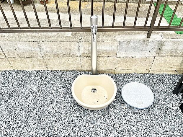 ガーデニングやお掃除に便利な外水栓  