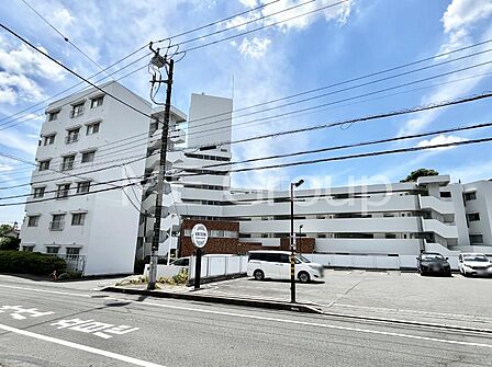 生活に便利な地に伸びやかな家族の生活風景を描く住まい